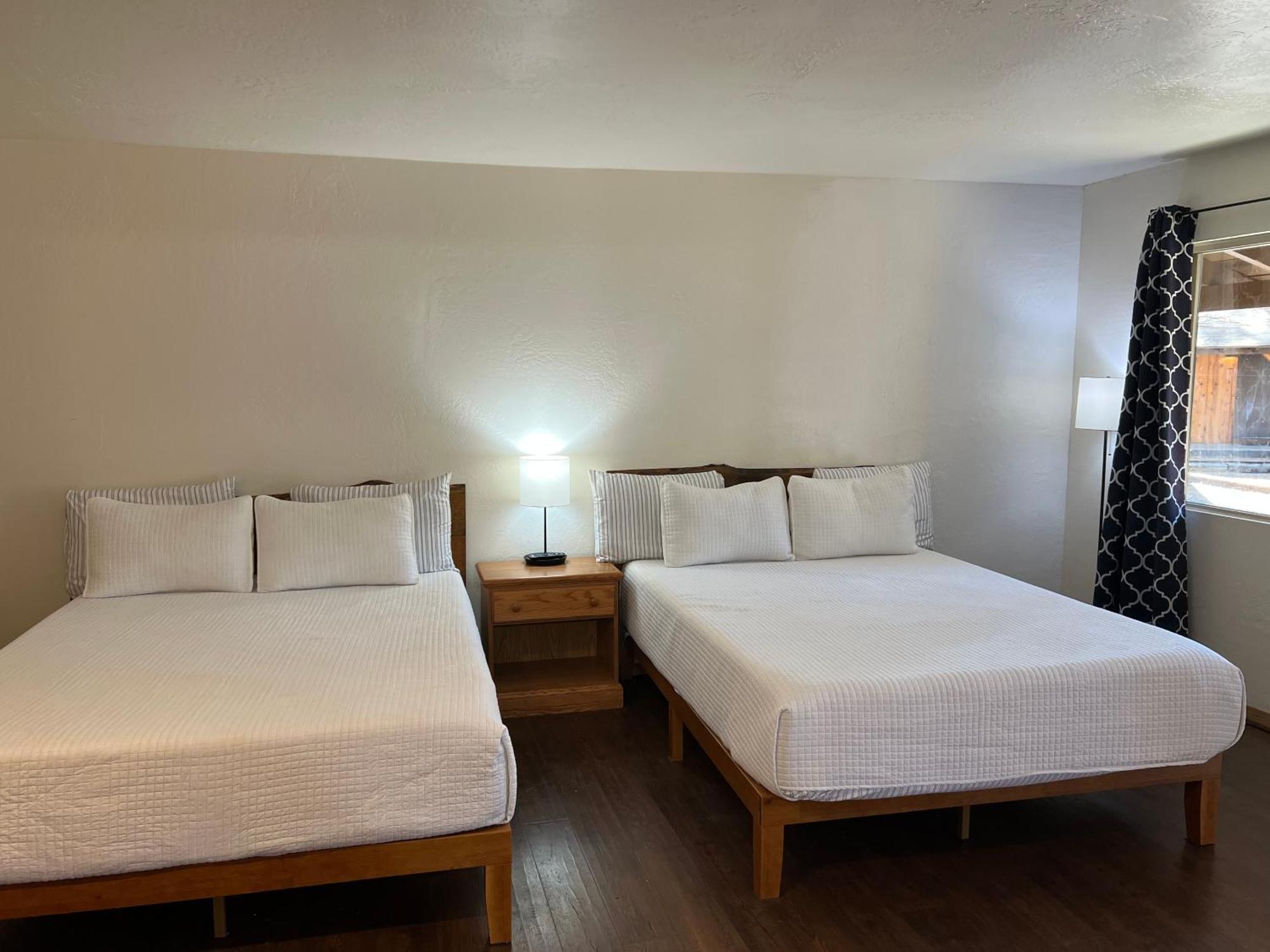 פיינטופ-לייקסייד Timberlodge Inn חדר תמונה